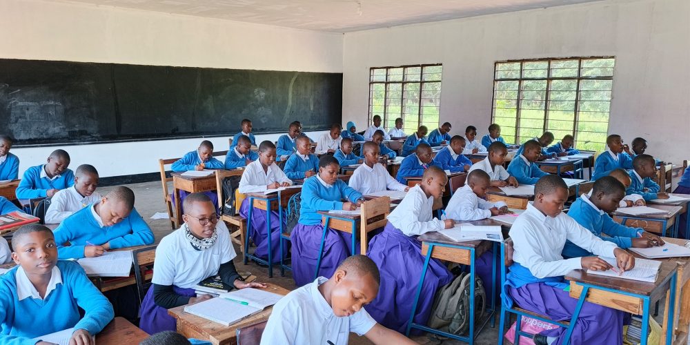 Wanafunzi wa Igumbilo Girls wakiwa Darasani